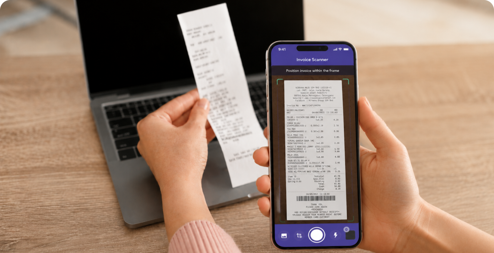 Scanning a paper receipt with the Dishboard invoice scanner on a phone